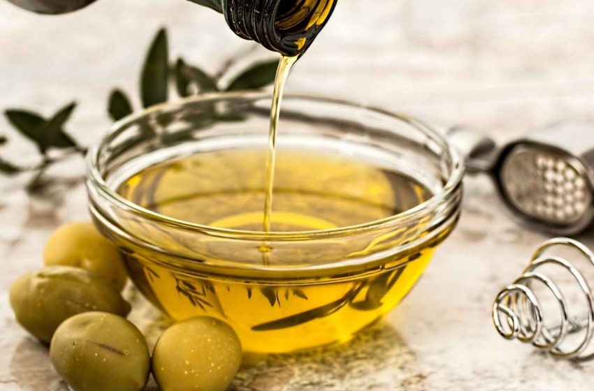 aceite de oliva en bowl