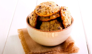 bowl con galletas de avena