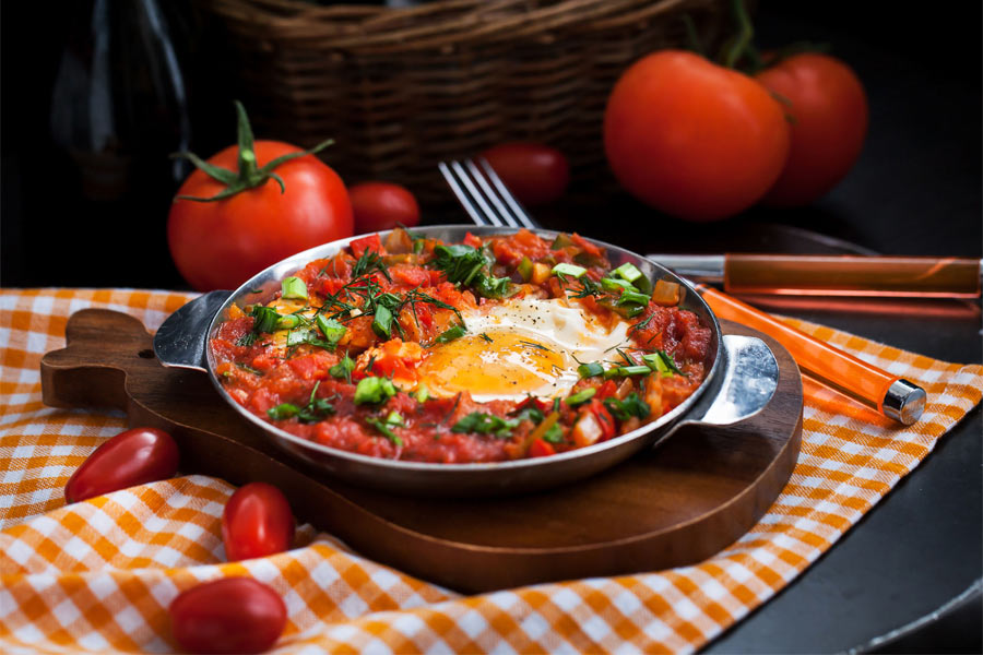 Huevos Shakshuka en plato