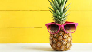 piña con lentes