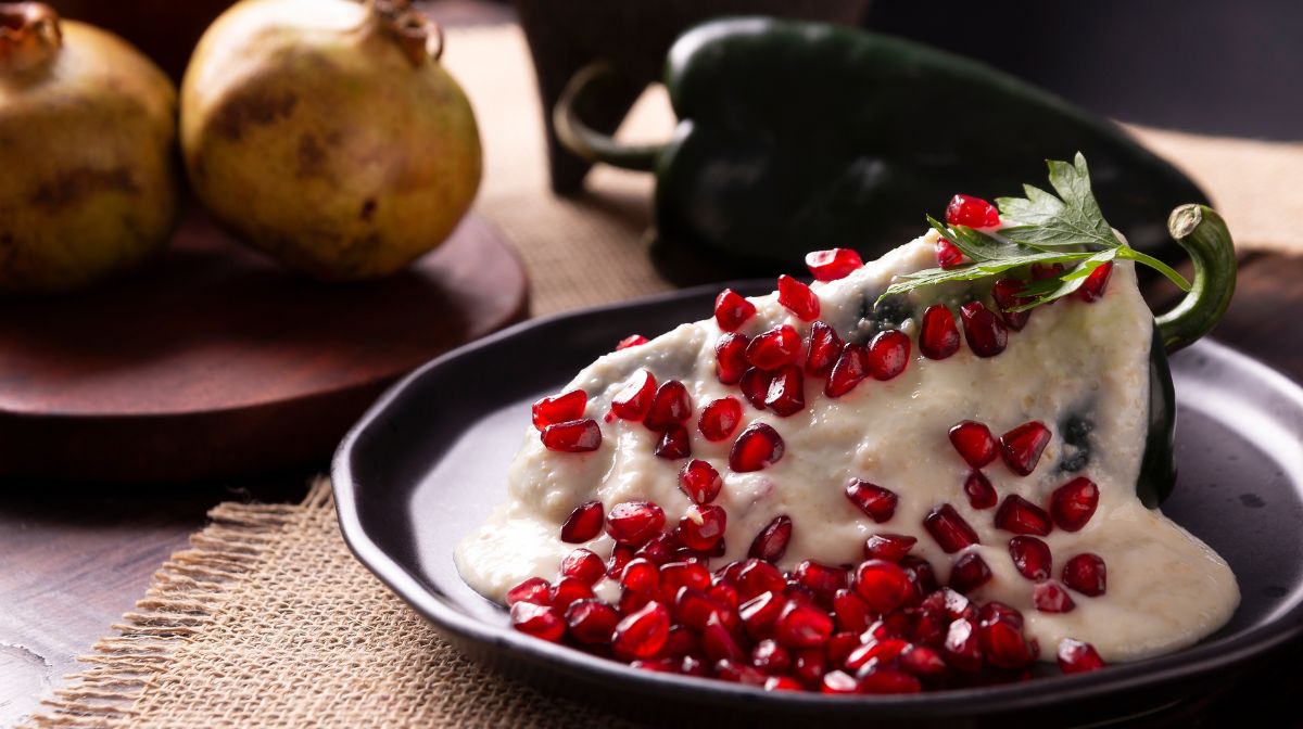 chiles en nogada
