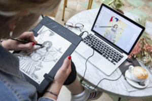 tableta grafica con ilustración