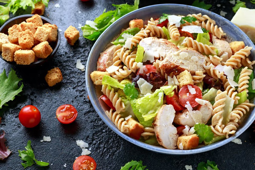 Ensalada de pollo con pasta