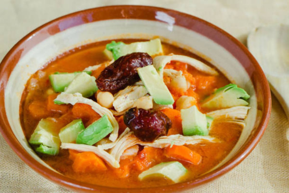 Caldo tlalpeño